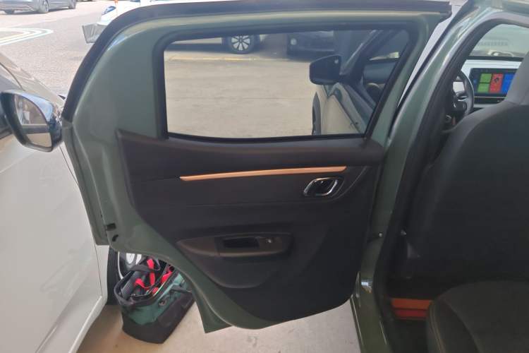 Used Dongfeng NAMMI BOX 2022 Champion Edition Light Wind Version 201KM Standard Model Left Rear Door Interior