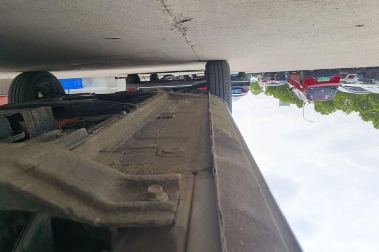 Used Dongfeng NAMMI BOX 2022 Revised Light Wind Edition 201 km Standard Version Left Side Sill