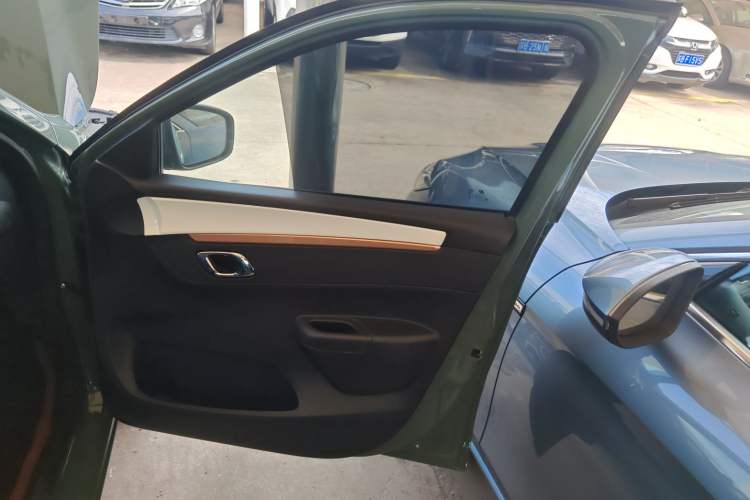 Used Dongfeng NAMMI BOX 2022 Champion Edition Light Wind Version 201KM Standard Model Right Front Door Interior