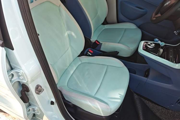 Used Dongfeng NAMMI BOX 2022 Light Wind Edition 201KM Standard Model Right Front Seat