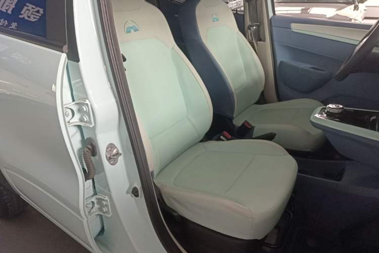 Used Dongfeng NAMMI BOX 2022 Chasing Wind Edition 331 km Standard Model Right Front Seat