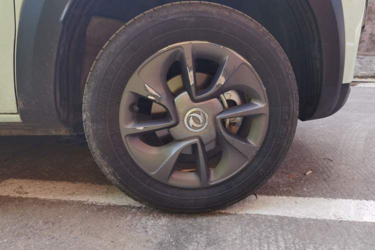 Used Dongfeng NAMMI BOX 2022 Chasing Wind Edition 351 km Advanced Model Right Front Wheel Hub