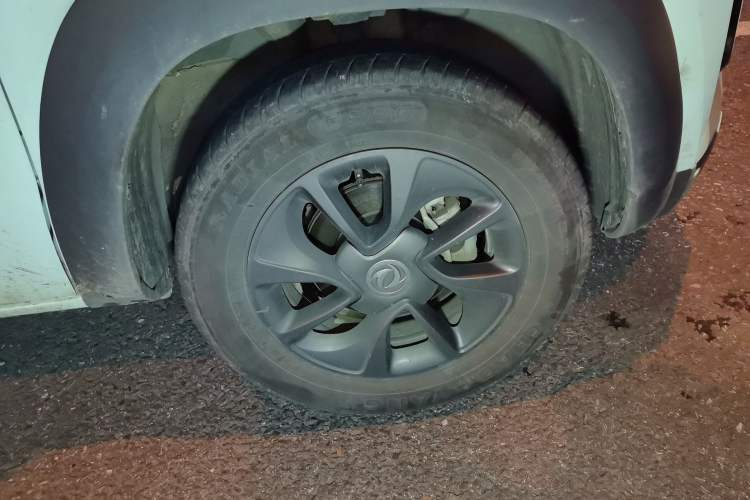 Used Dongfeng NAMMI BOX 2022 Chasing Wind Edition 351 km Advanced Model Right Front Wheel Hub