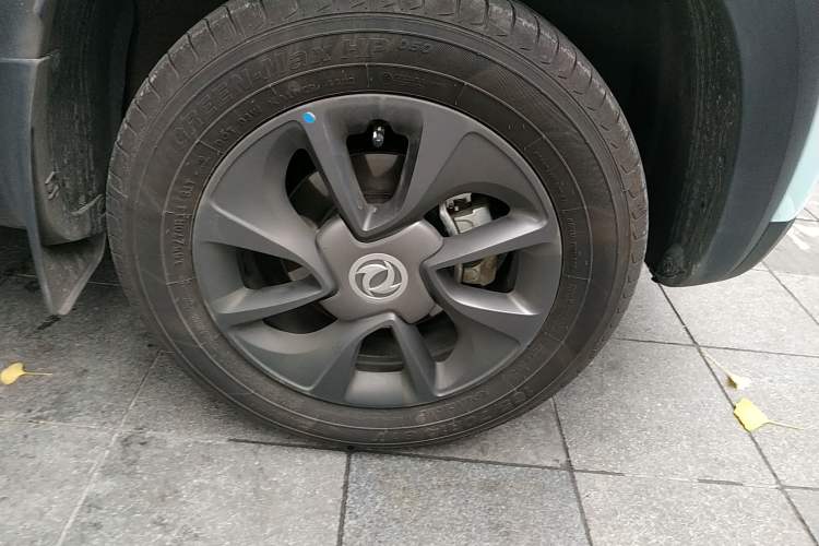 Used Dongfeng NAMMI BOX 2022 Chasing Wind Edition 331KM Advanced Model Right Front Wheel Hub