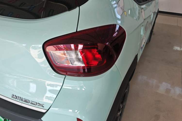 Used Dongfeng NAMMI BOX 2022 Chasing Wind Edition 331 km Standard Model Right Rear Taillight