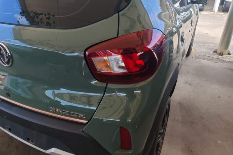 Used Dongfeng NAMMI BOX 2022 Champion Edition Light Wind Version 201KM Standard Model Right Rear Taillight