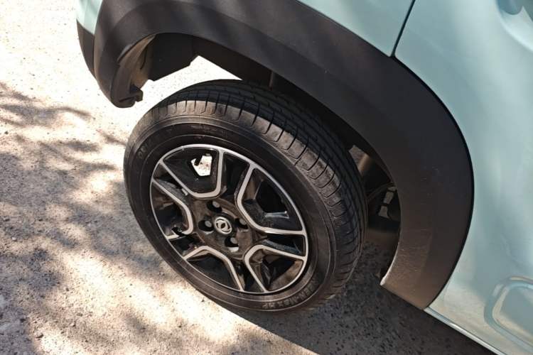 Used Dongfeng NAMMI BOX 2022 Light Wind Edition 201KM Standard Model Right Rear Wheel Hub