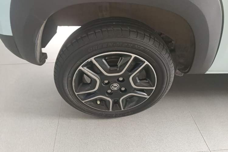 Used Dongfeng NAMMI BOX 2022 Chasing Wind Edition 331 km Standard Model Right Rear Wheel Hub