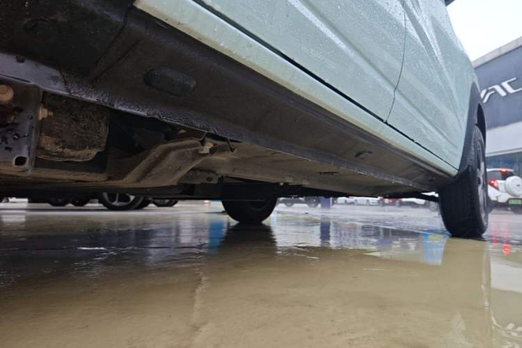 Used Dongfeng NAMMI BOX 2022 Chasing Wind Edition 351 km Advanced Model Right Side Sill
