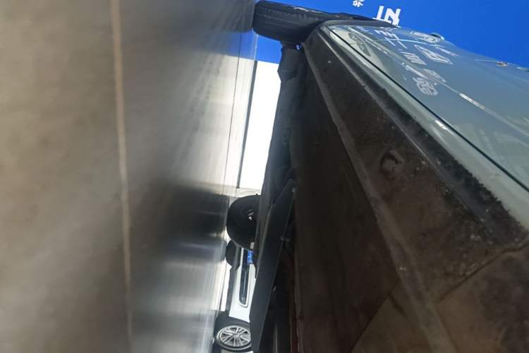 Used Dongfeng NAMMI BOX 2022 Chasing Wind Edition 331 km Standard Model Right Side Sill