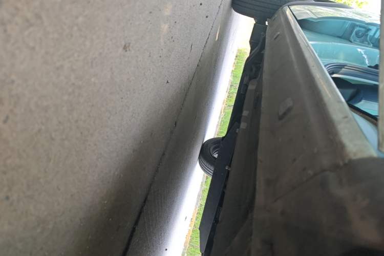Used Dongfeng NAMMI BOX 2022 Chasing Wind Edition 331 km Standard Model Right Side Sill