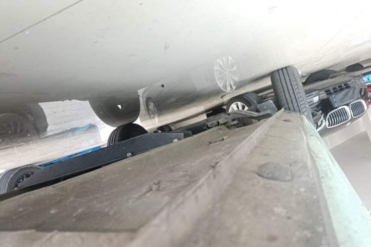 Used Dongfeng NAMMI BOX 2022 Chasing Wind Edition 351 km Advanced Model Right Side Sill
