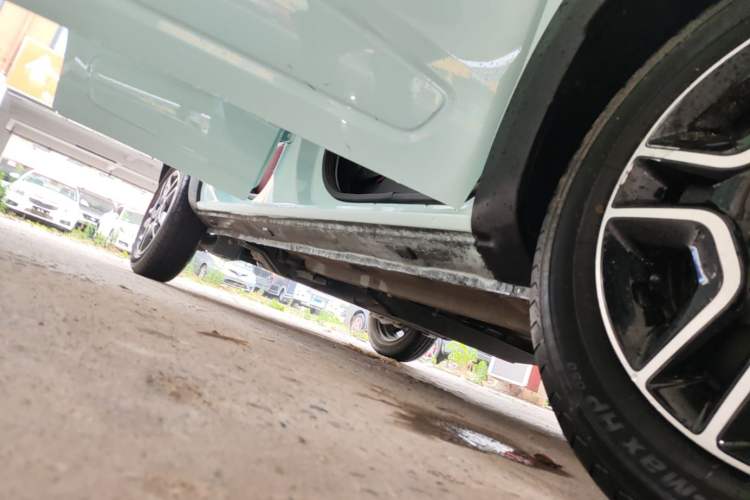 Used Dongfeng NAMMI BOX 2022 Chasing Wind Edition 331 km Standard Model Right Side Sill