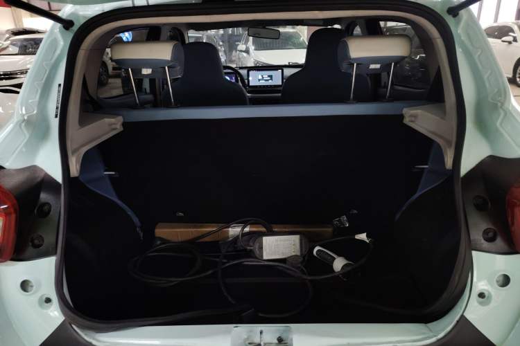 Used Dongfeng NAMMI BOX 2022 Revised Light Wind Edition 201 km Standard Version Trunk