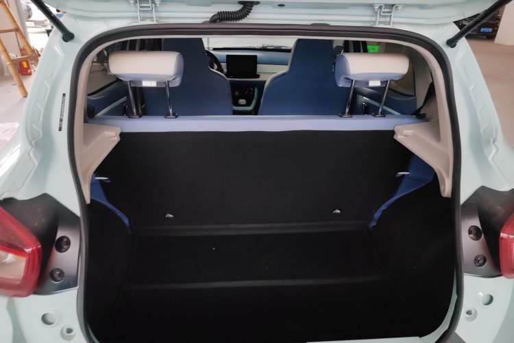 Used Dongfeng NAMMI BOX 2022 Revised Light Wind Edition 201 km Standard Version Trunk