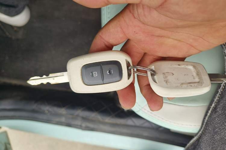 Used Dongfeng NAMMI BOX 2022 Revised Light Wind Edition 201 km Standard Version Vehicle Key