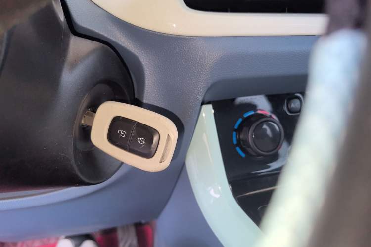 Used Dongfeng NAMMI BOX 2022 Revised Light Wind Edition 201 km Standard Version Vehicle Key