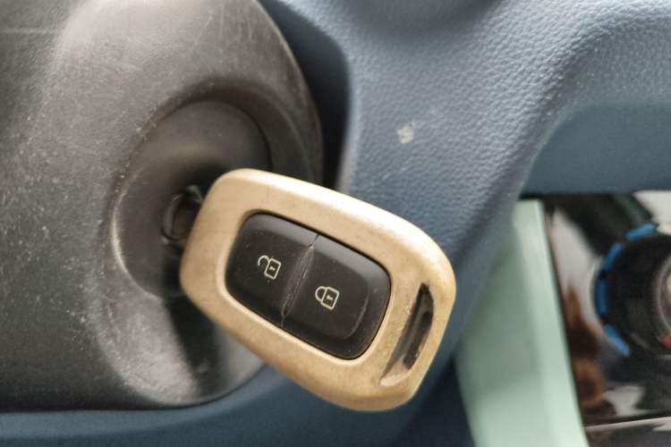 Used Dongfeng NAMMI BOX 2022 Revised Light Wind Edition 201 km Standard Version Vehicle Key