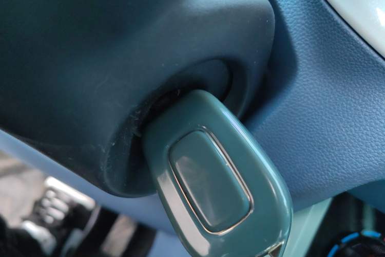 Used Dongfeng NAMMI BOX 2022 Revised Light Wind Edition 201 km Standard Version Vehicle Key