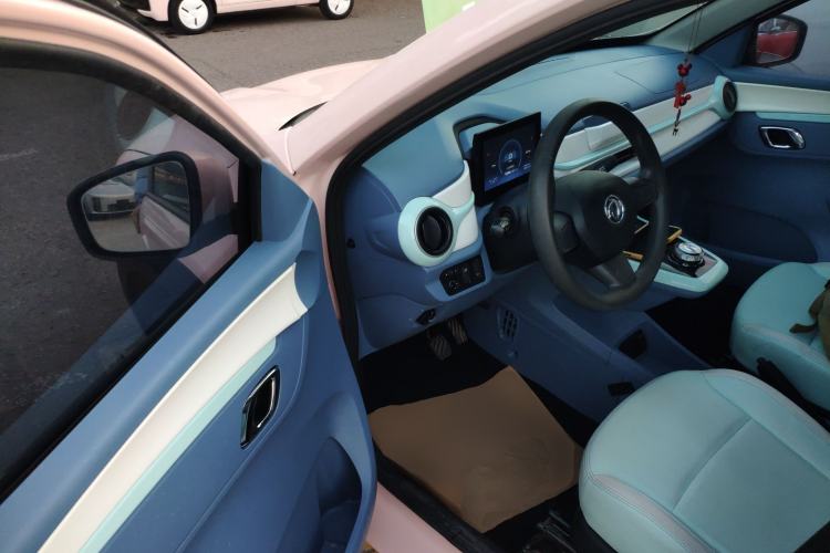 Used Dongfeng NAMMI BOX 2022 Light Wind Edition 201KM Lightning Model Left Front Seat