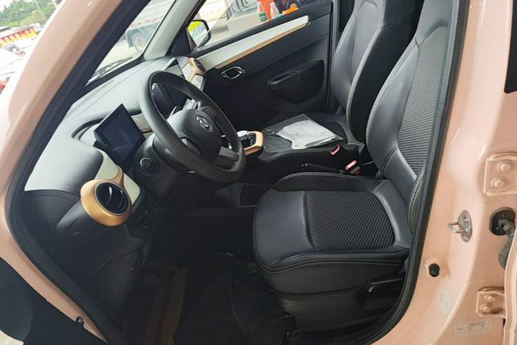 Used Dongfeng NAMMI BOX 2022 Revised Light Wind Edition 201 km Standard Version Left Front Seat