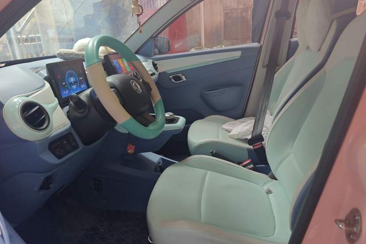 Used Dongfeng NAMMI BOX 2022 Revised Light Wind Edition 201 km Standard Version Left Front Seat
