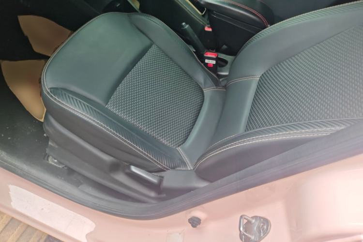 Used Dongfeng NAMMI BOX 2022 Light Wind Edition 201KM Lightning Model Left Front Seat