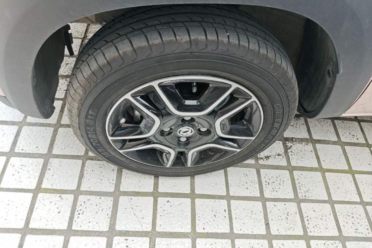 Used Dongfeng NAMMI BOX 2022 Chasing Wind Edition 331 km Standard Model Left Front Wheel Hub