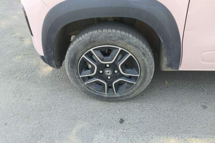 Used Dongfeng NAMMI BOX 2022 Revised Light Wind Edition 201 km Standard Version Left Front Wheel Hub