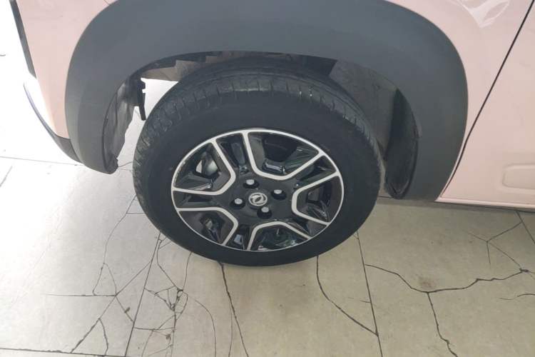 Used Dongfeng NAMMI BOX 2022 Light Wind Edition 201KM Advanced Model Left Front Wheel Hub