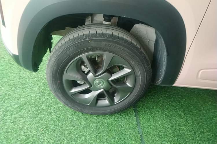 Used Dongfeng NAMMI BOX 2022 Chasing Wind Edition 331KM Advanced Model Left Front Wheel Hub