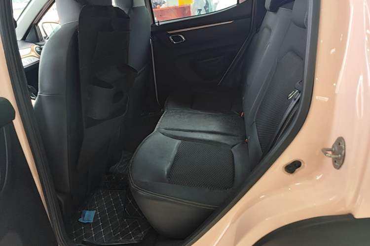 Used Dongfeng NAMMI BOX 2022 Revised Light Wind Edition 201 km Standard Version Left Rear Seat