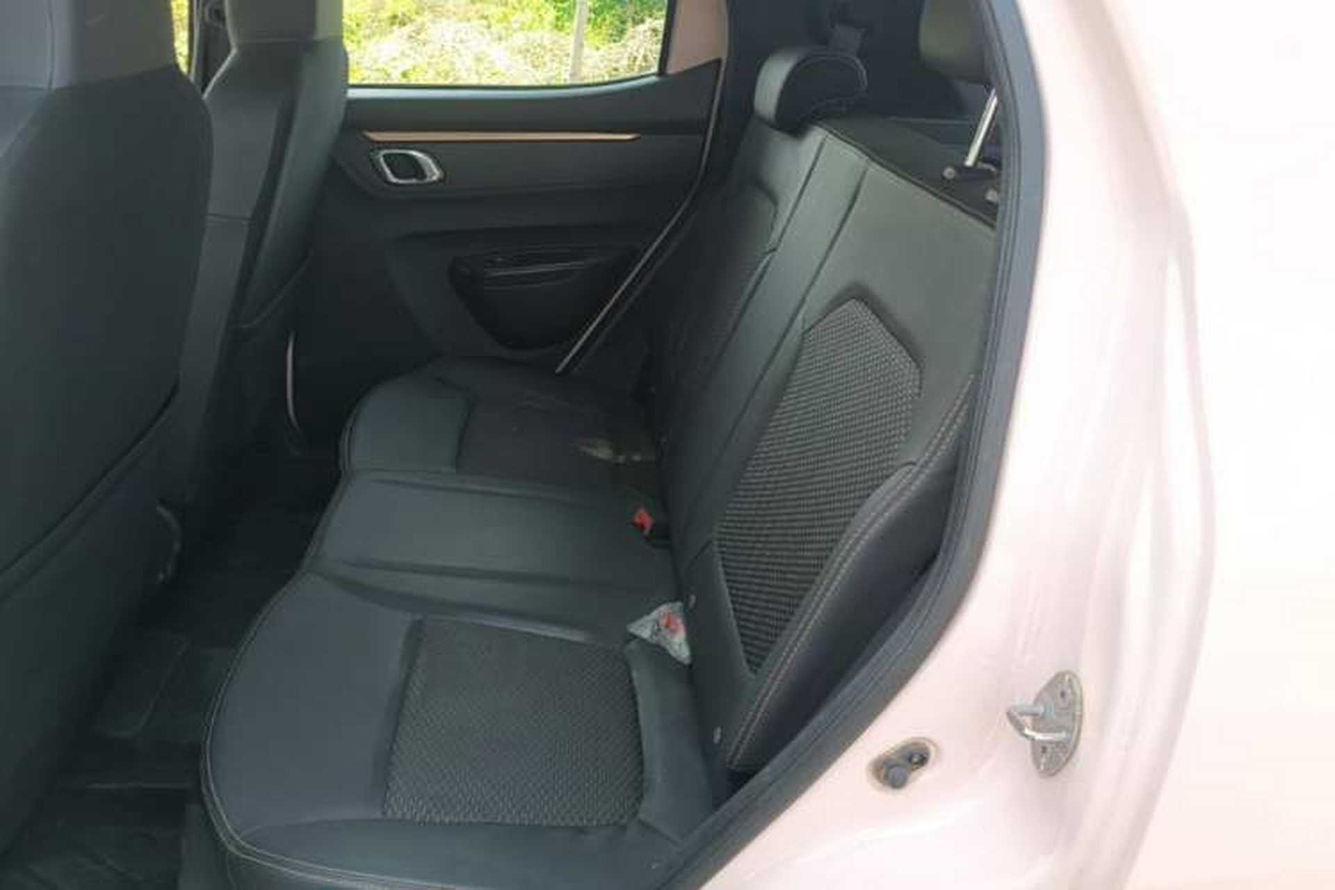 Used Dongfeng NAMMI BOX 2022 Revised Light Wind Edition 201 km Standard Version Left Rear Seat
