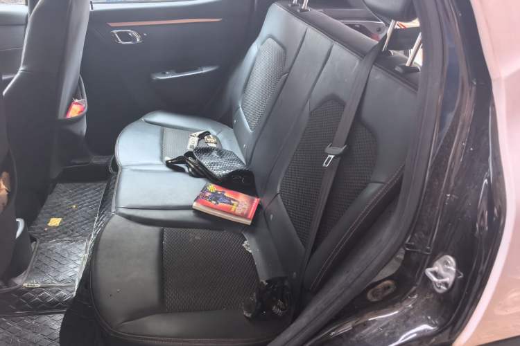 Used Dongfeng NAMMI BOX 2022 Light Wind Edition 201KM Advanced Model Left Rear Seat