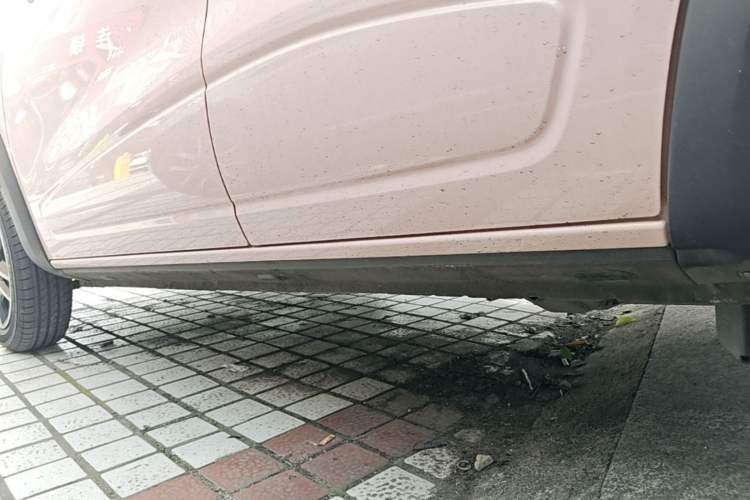 Used Dongfeng NAMMI BOX 2022 Chasing Wind Edition 331 km Standard Model Left Side Sill