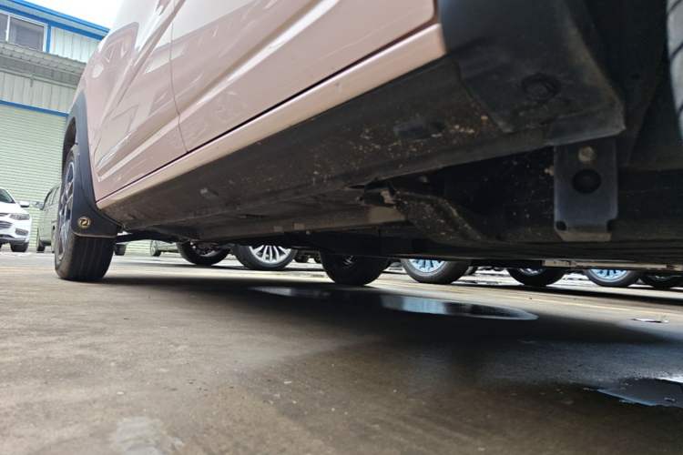 Used Dongfeng NAMMI BOX 2022 Chasing Wind Edition 331 km Standard Model Left Side Sill