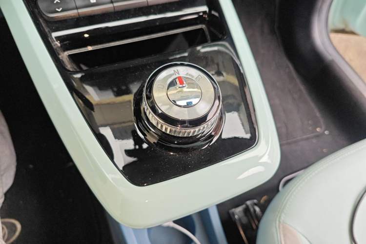 Used Dongfeng NAMMI BOX 2022 Chasing Wind Edition 331KM Advanced Model Gear Lever