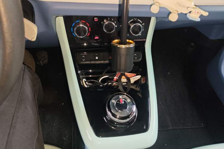 Used Dongfeng NAMMI BOX 2022 Chasing Wind Edition 331KM Advanced Model Gear Lever