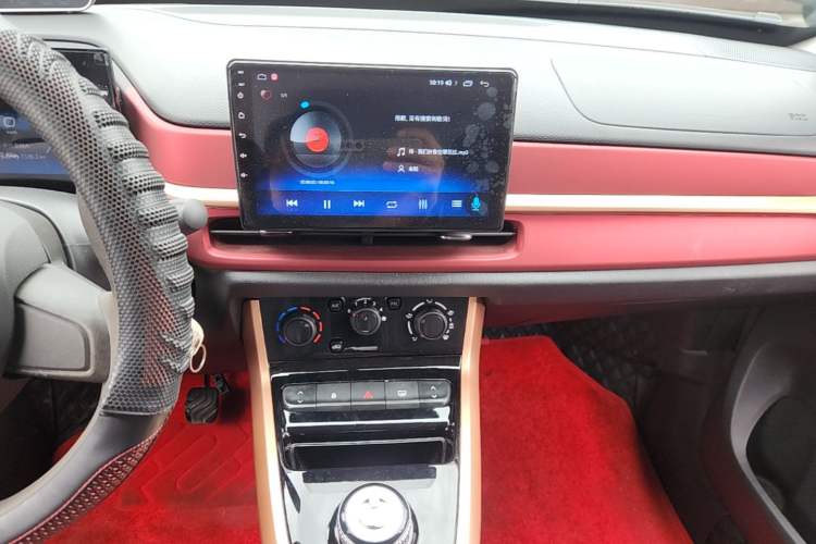 Used Dongfeng NAMMI BOX 2022 Revised Light Wind Edition 201 km Standard Version Audio And AC Panel