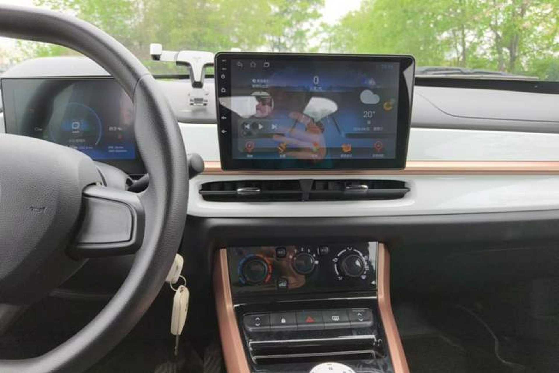 Used Dongfeng NAMMI BOX 2022 Revised Light Wind Edition 201 km Standard Version Audio And AC Panel