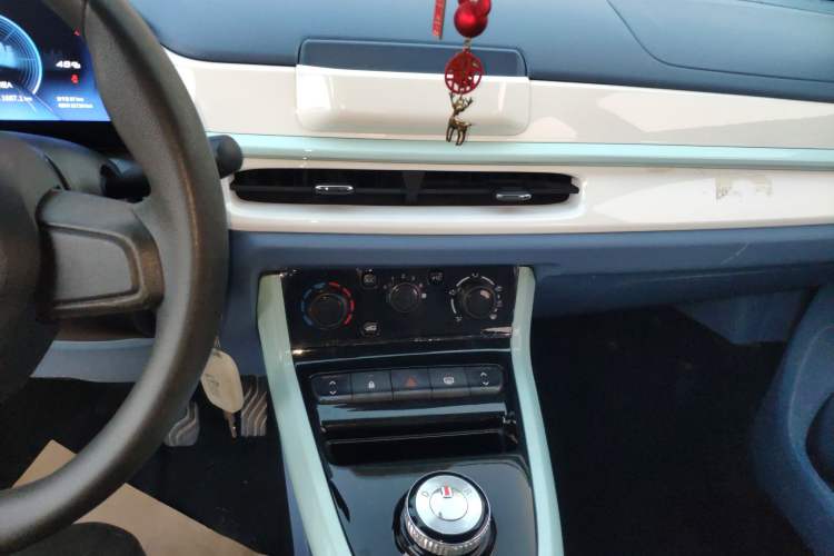 Used Dongfeng NAMMI BOX 2022 Light Wind Edition 201KM Lightning Model Audio And AC Panel