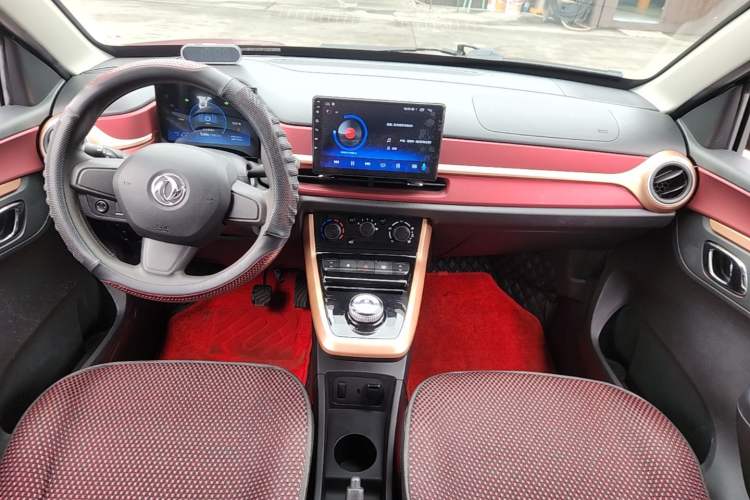 Used Dongfeng NAMMI BOX 2022 Revised Light Wind Edition 201 km Standard Version Center Console