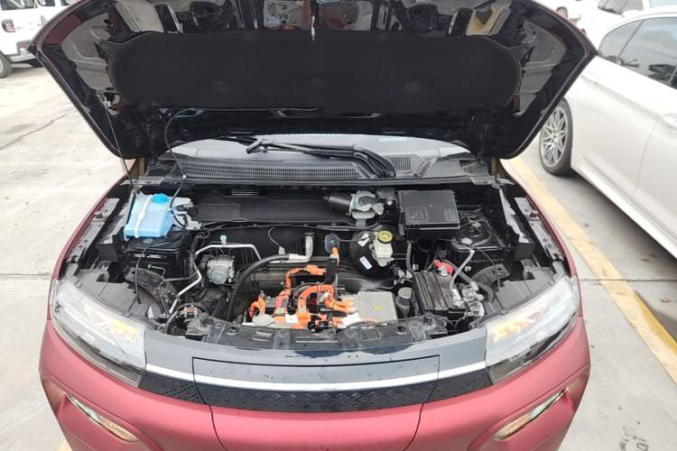 Used Dongfeng NAMMI BOX 2022 Revised Light Wind Edition 201 km Standard Version Engine Bay