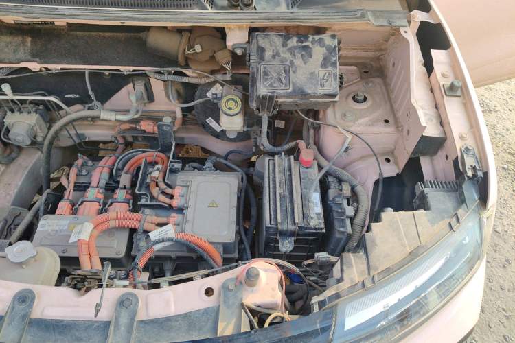 Used Dongfeng NAMMI BOX 2022 Chasing Wind Edition 331KM Advanced Model Engine Bay Left