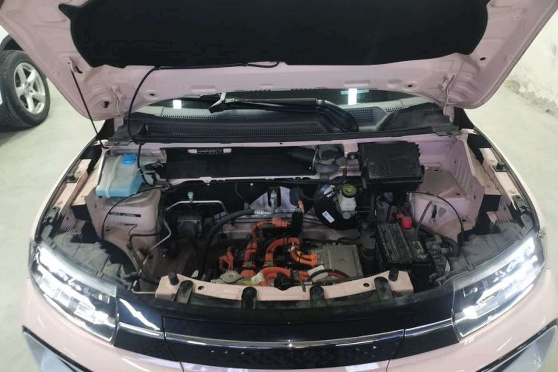 Used Dongfeng NAMMI BOX 2022 Chasing Wind Edition 331 km Standard Model Engine Bay