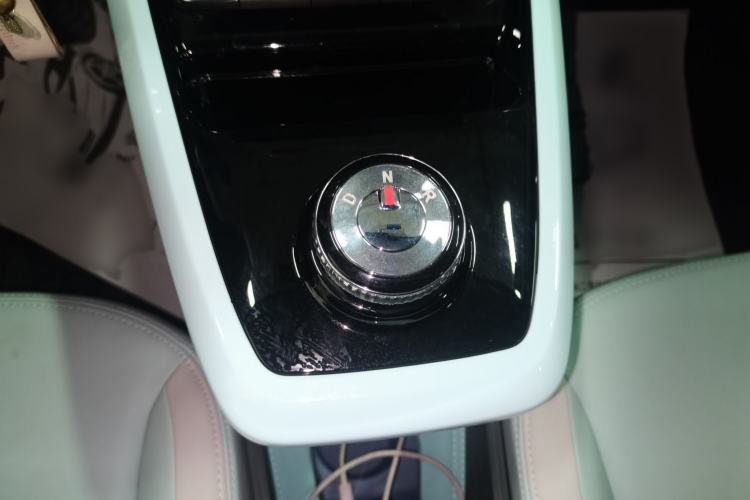 Used Dongfeng NAMMI BOX 2022 Chasing Wind Edition 331 km Standard Model Gear Lever