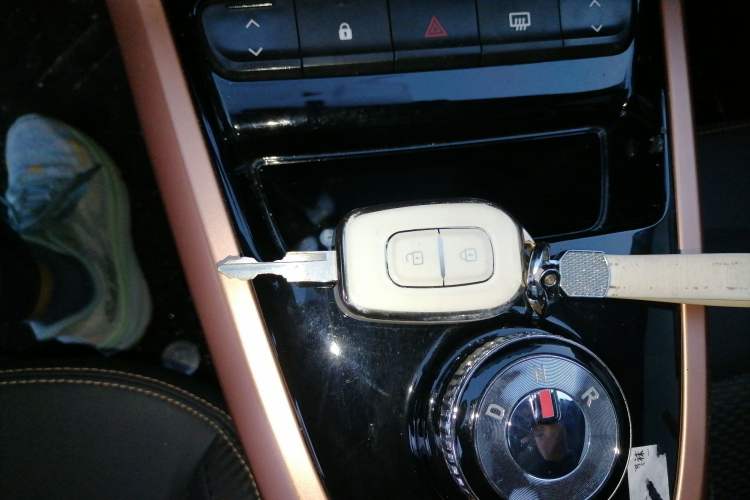 Used Dongfeng NAMMI BOX 2022 Revised Light Wind Edition 201 km Standard Version Interior 1
