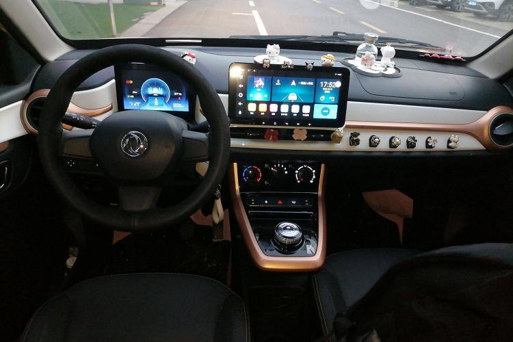 Used Dongfeng NAMMI BOX 2022 Revised Light Wind Edition 201 km Standard Version Interior 2