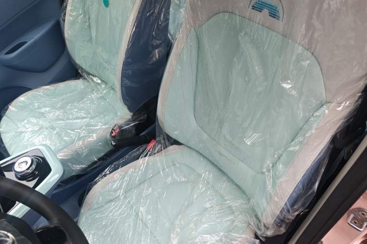 Used Dongfeng NAMMI BOX 2022 Light Wind Edition 201KM Advanced Model Interior 3