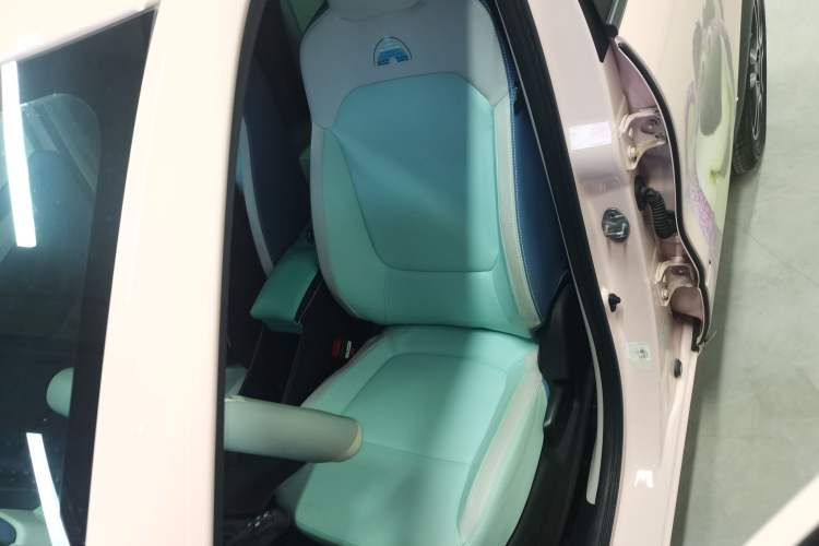 Used Dongfeng NAMMI BOX 2022 Chasing Wind Edition 331 km Standard Model Left Front Seat